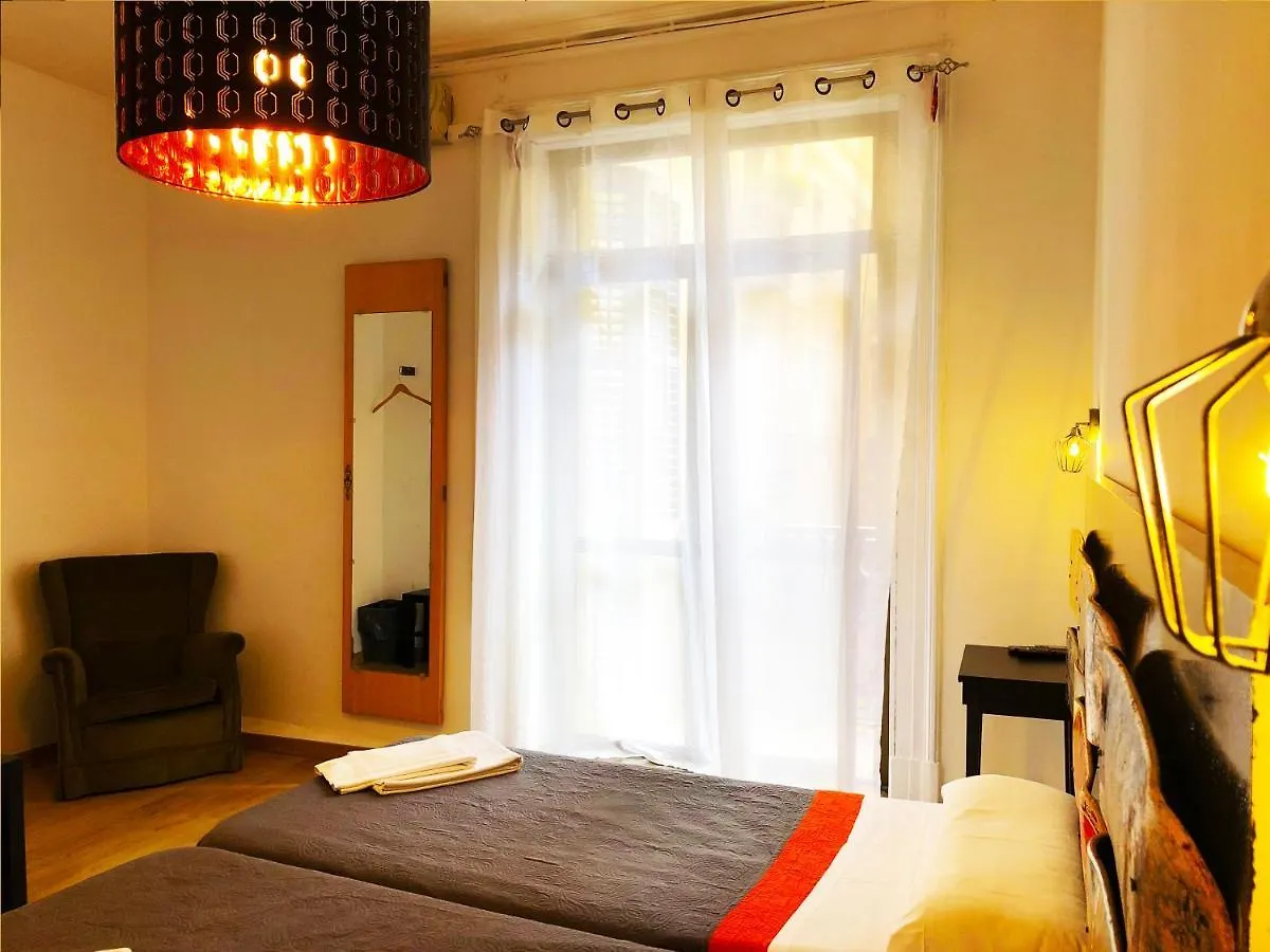 Hostal Portugal Barcelona 0*,