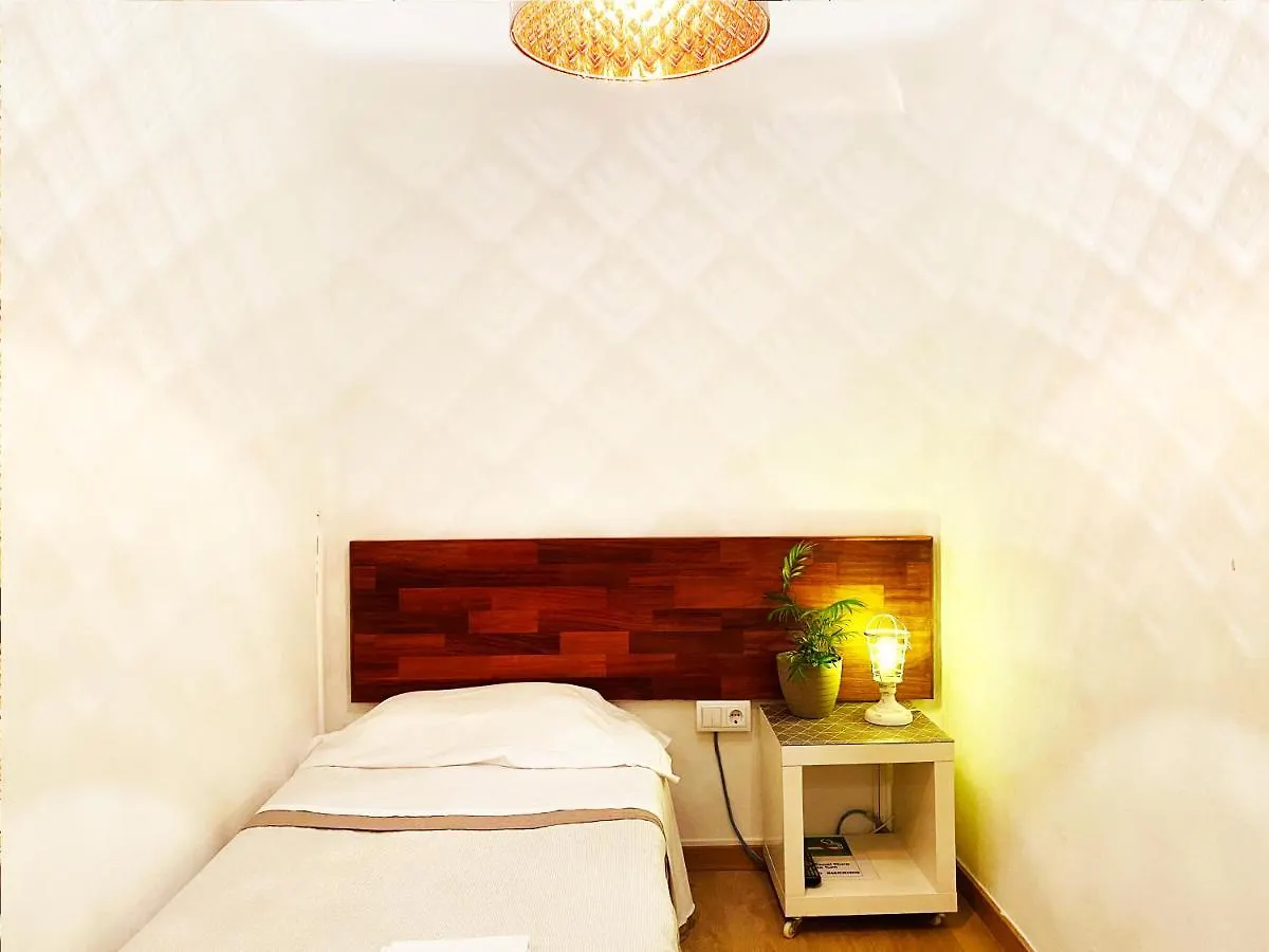 Guest house Hostal Portugal Barcelona